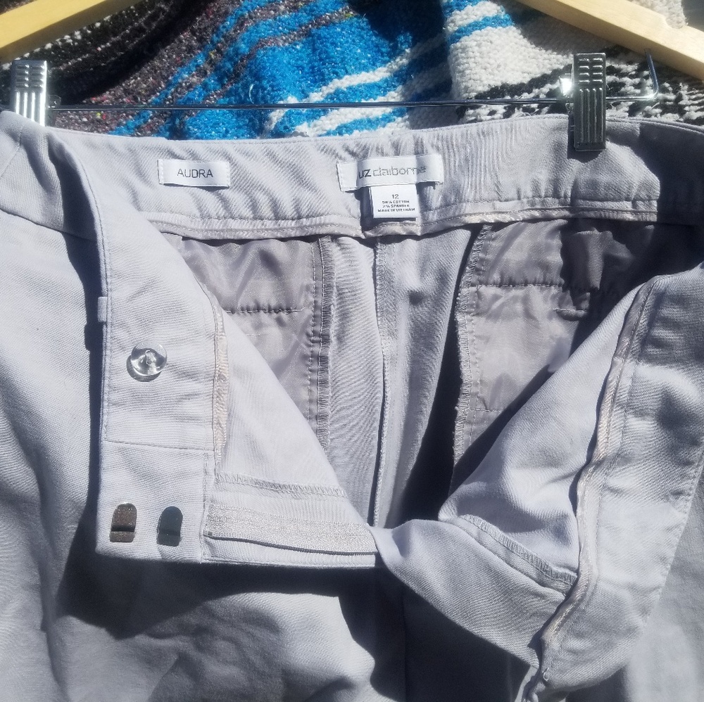 👖Liz Claiborne beautiful silver career slacks
